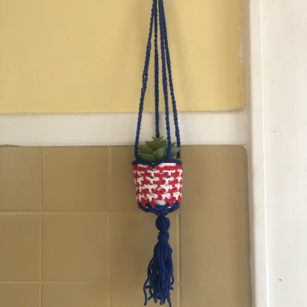🖤 Crochet Mini Flower Hanger.